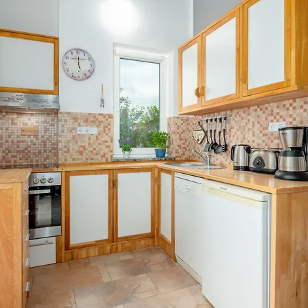 Paul Apartment *